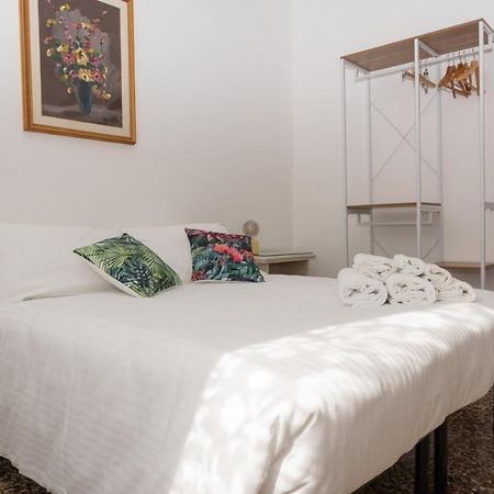 Living Sestri Airport Apartment Genoa Bagian luar foto
