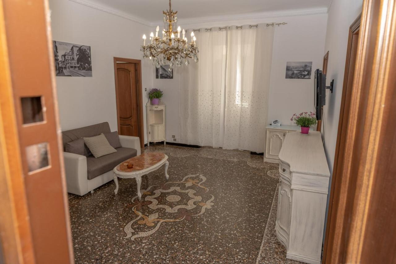 Living Sestri Airport Apartment Genoa Bagian luar foto