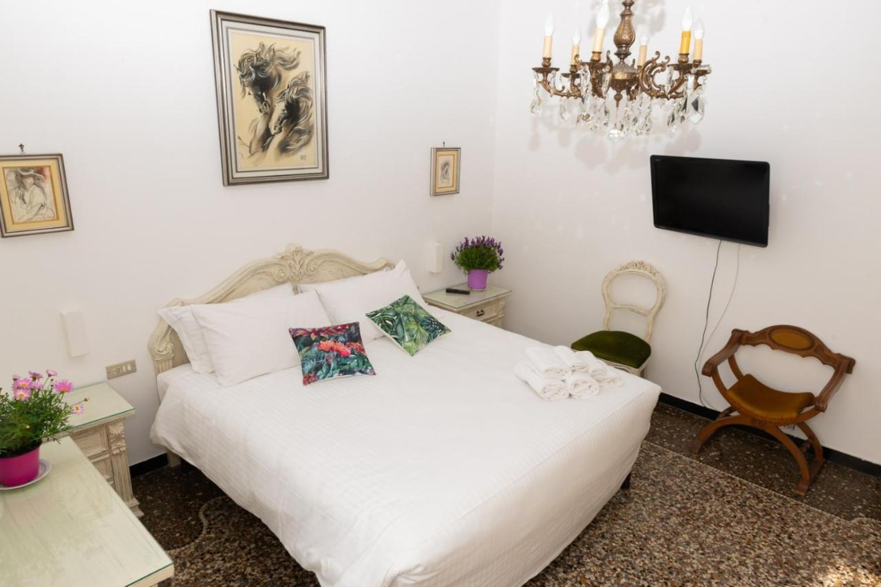 Living Sestri Airport Apartment Genoa Bagian luar foto