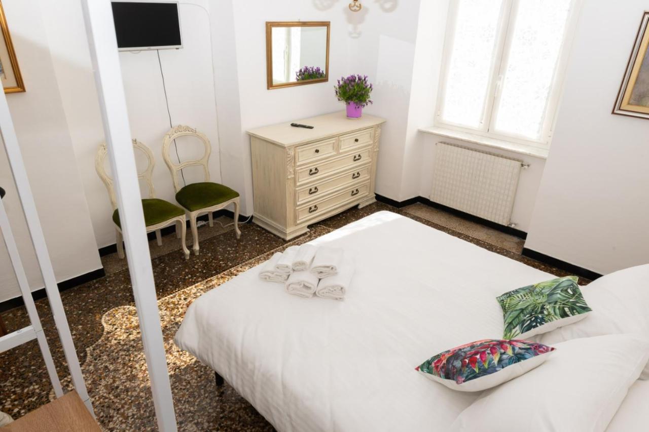 Living Sestri Airport Apartment Genoa Bagian luar foto