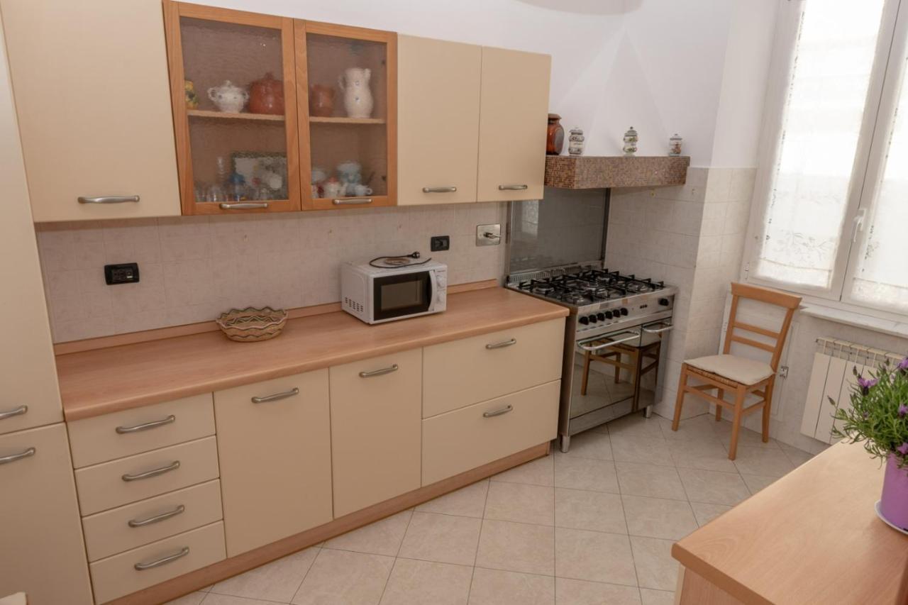 Living Sestri Airport Apartment Genoa Bagian luar foto